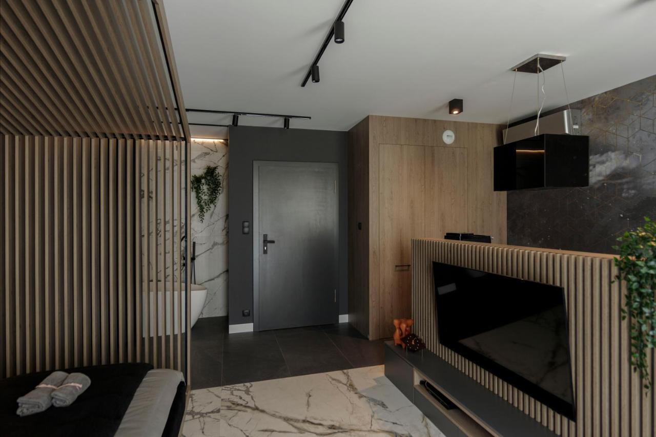 Apartment Flaming *