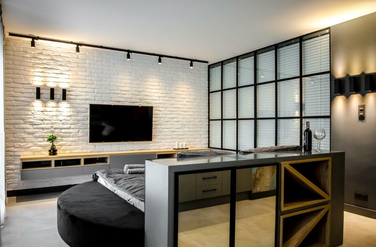 Apartment Flaming *